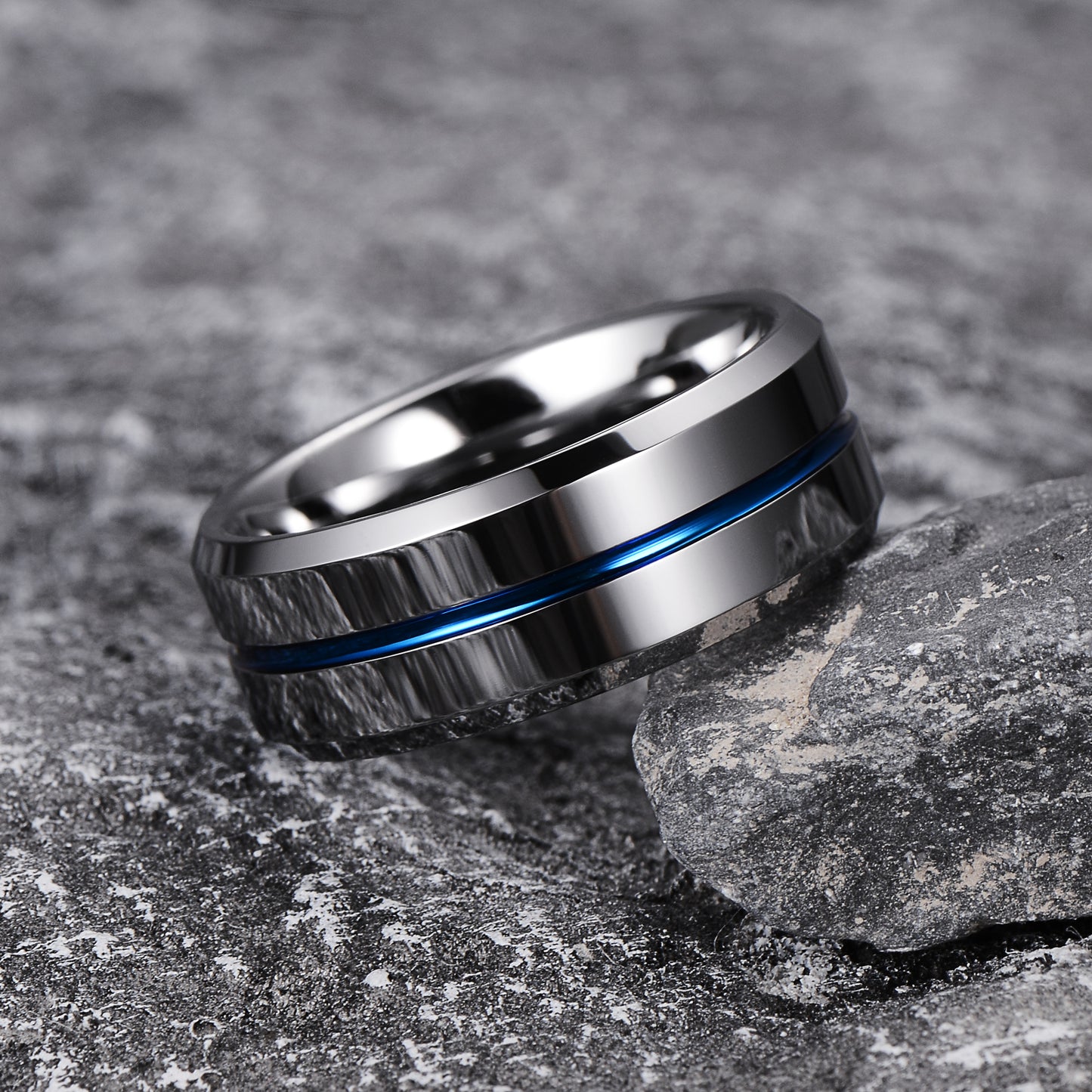 Aliança em Tungsténio Prateada com Linha Central Azul, com 8mm de Largura - REF9030