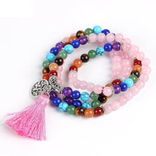 Carregar imagem no visualizador da galeria, Japamala Quartzo Rosa e Pedras 7 Chakras com Tassel Rosa e Pendente Raízes - REF1043 - PIME.pt