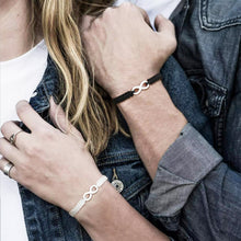 Carregar imagem no visualizador da galeria, Conjunto de Duas Pulseiras para Namorados Ajustáveis - Infinito - com Íman - REF6718