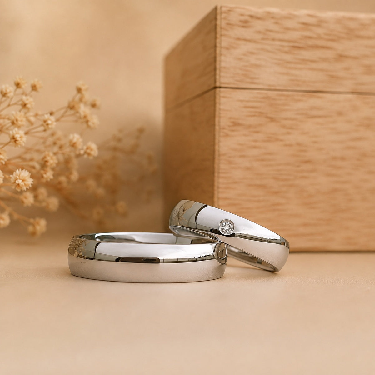 Aliança Prateada Simples e Pedra Solitária 5mm e 6mm em Aço - REF1832