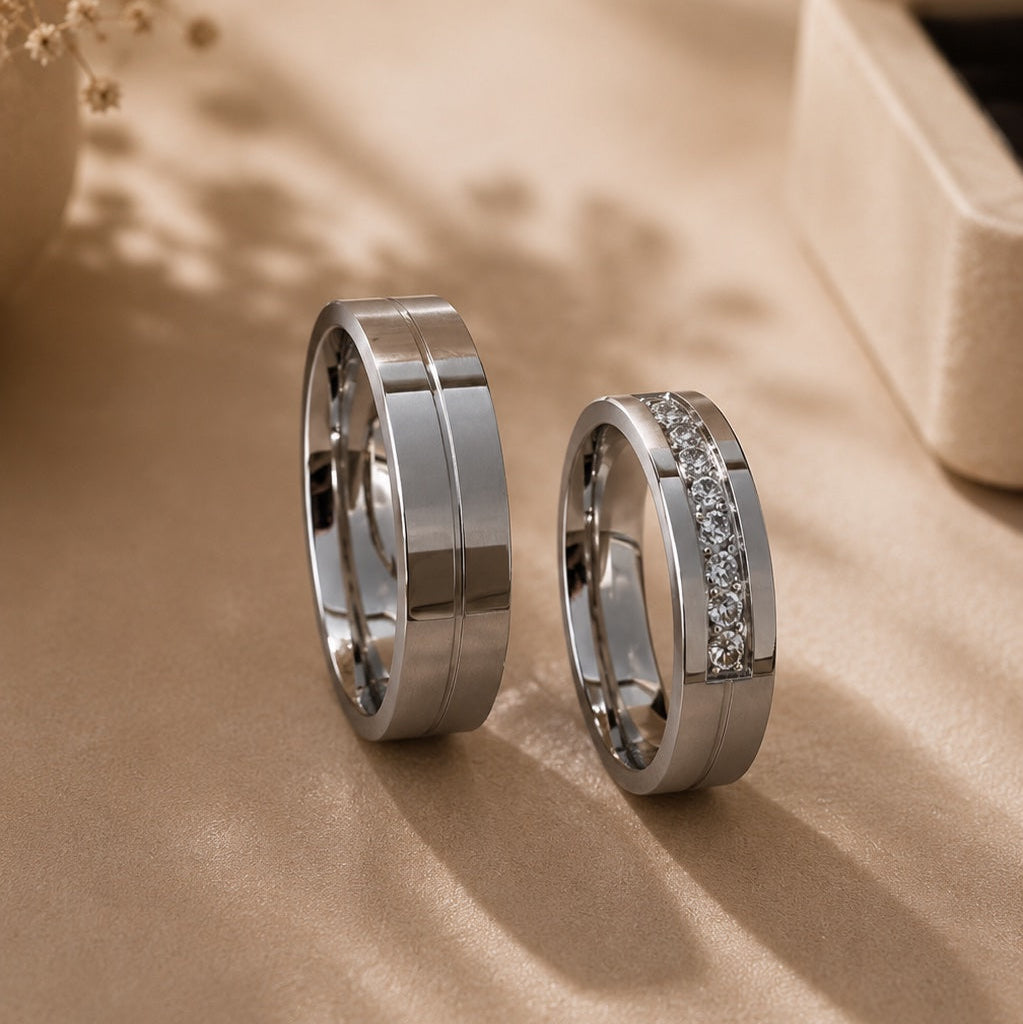 Aliança Prateada Brilhante com Filete Central ou Pedras Brilhantes 6mm em Aço para Casamento, Namoro ou Compromisso - REF00083