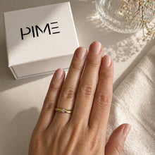 Carregar imagem no visualizador da galeria, Aliança Dourada (3mm e 4mm) em Aço para Casamento, Namoro ou Compromisso - REF1651