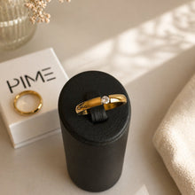 Carregar imagem no visualizador da galeria, Aliança Dourada (3mm e 4mm) em Aço para Casamento, Namoro ou Compromisso - REF1651