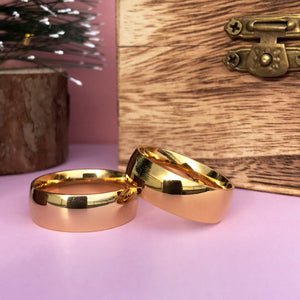 Aliança Tradicional Dourada Larga (8mm) em Aço para Casamento, Namoro ou Compromisso - REF1814000