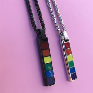 Colar LGBTQIA+ com Medalha Vertical Colorida - em Aço - REF2007