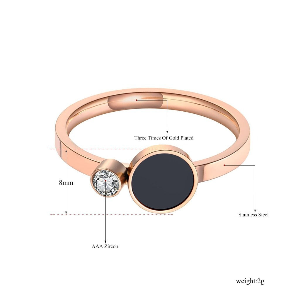 Anel de Noivado Dourado Rosa com Medalha Preta e Pedra Brilhante em Aço - REF7020