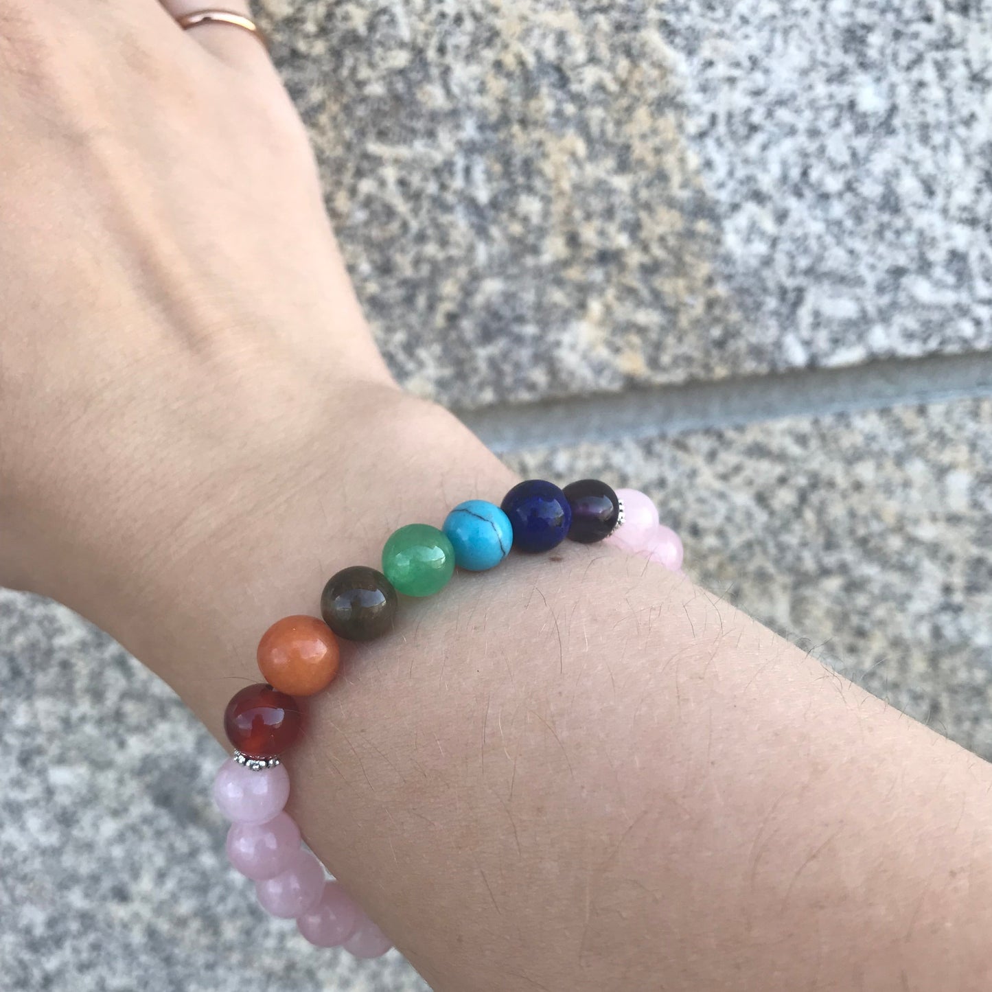 Pulseira 7 Chakras com Pedras Naturais Quartzo Rosa e Árvore da Vida - REF1032