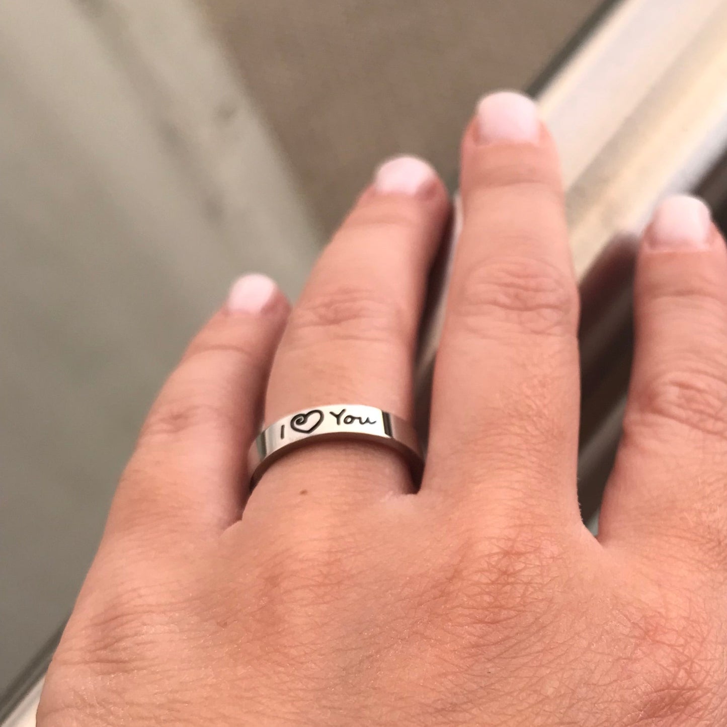 Aliança Prateada I Love You com Coração (4mm) em Aço - Alianças de Namoro ou Compromisso (para Namorados) - REF1610