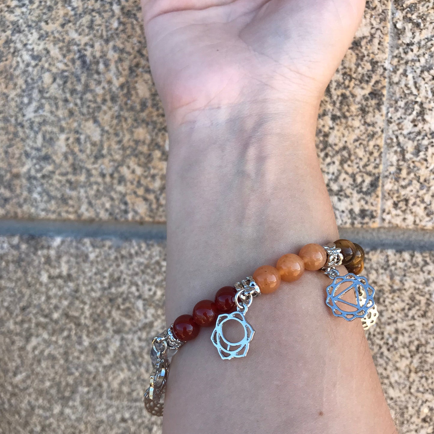 Pulseira 7 Chakras com Pedras Naturais e Pendentes - REF09901