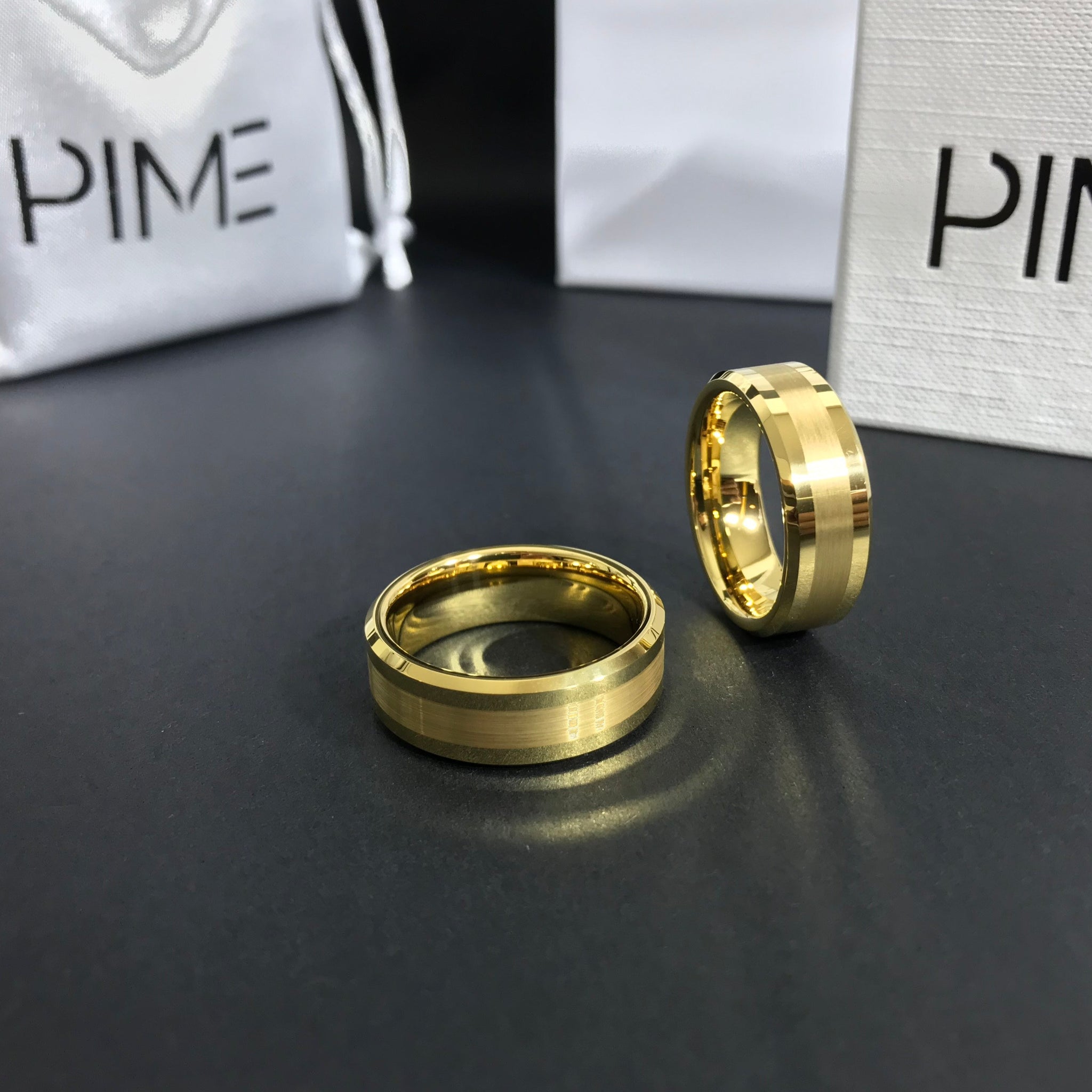 Aliança em Tungsténio Dourada com 8mm de Largura, Plana e Brilhante em ...