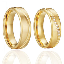 Carregar imagem no visualizador da galeria, Aliança Dourada com Pedras ou Dourada com Linha Simples 6mm em Aço para Casamento, Namoro ou Compromisso - REF1001 - PIME.pt