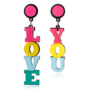 Brincos Love You - Letras Coloridas - REF1356 - PIME.pt