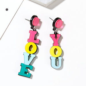 Brincos Love You - Letras Coloridas - REF1356 - PIME.pt