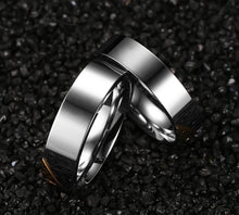 Carregar imagem no visualizador da galeria, Aliança Love com Pedra (5mm) ou Forever (6mm) em Aço para Casamento, Namoro ou Compromisso - REF00018 - PIME.pt