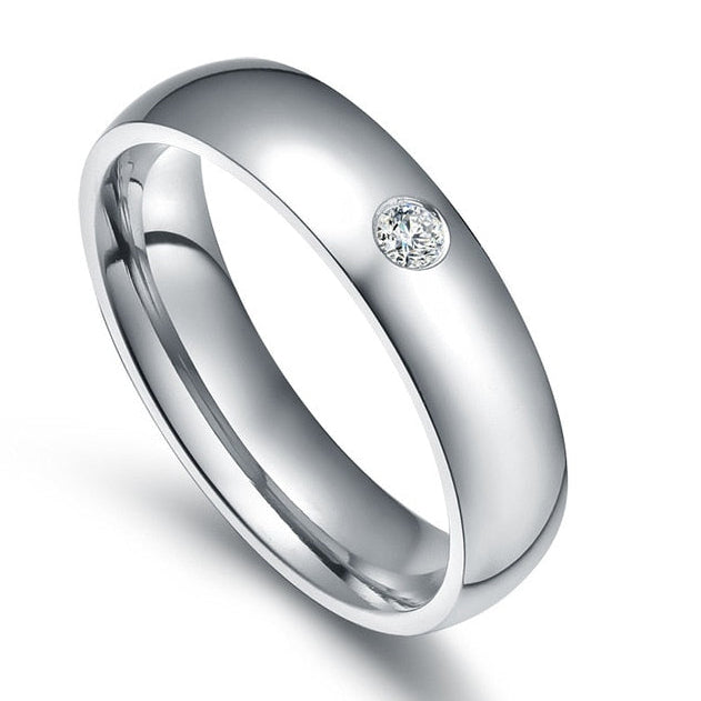 Aliança Prateada Simples e Pedra Solitária 5mm e 6mm em Aço - REF1832 - PIME.pt