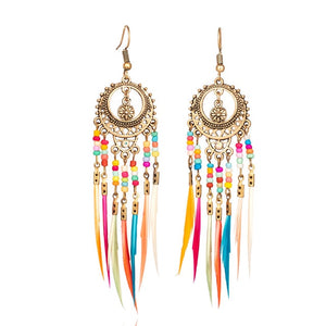 Brincos Círculo com Missangas e Penas Coloridas Pendentes - REF1234 - PIME.pt