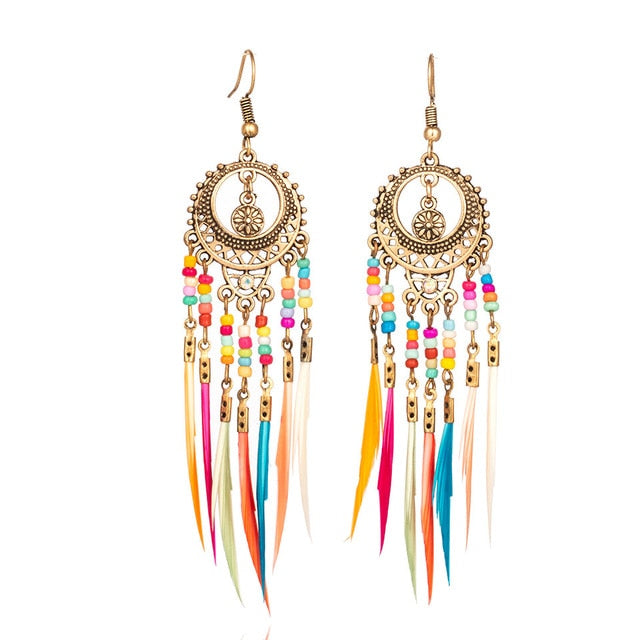 Brincos Círculo com Missangas e Penas Coloridas Pendentes - REF1234 - PIME.pt