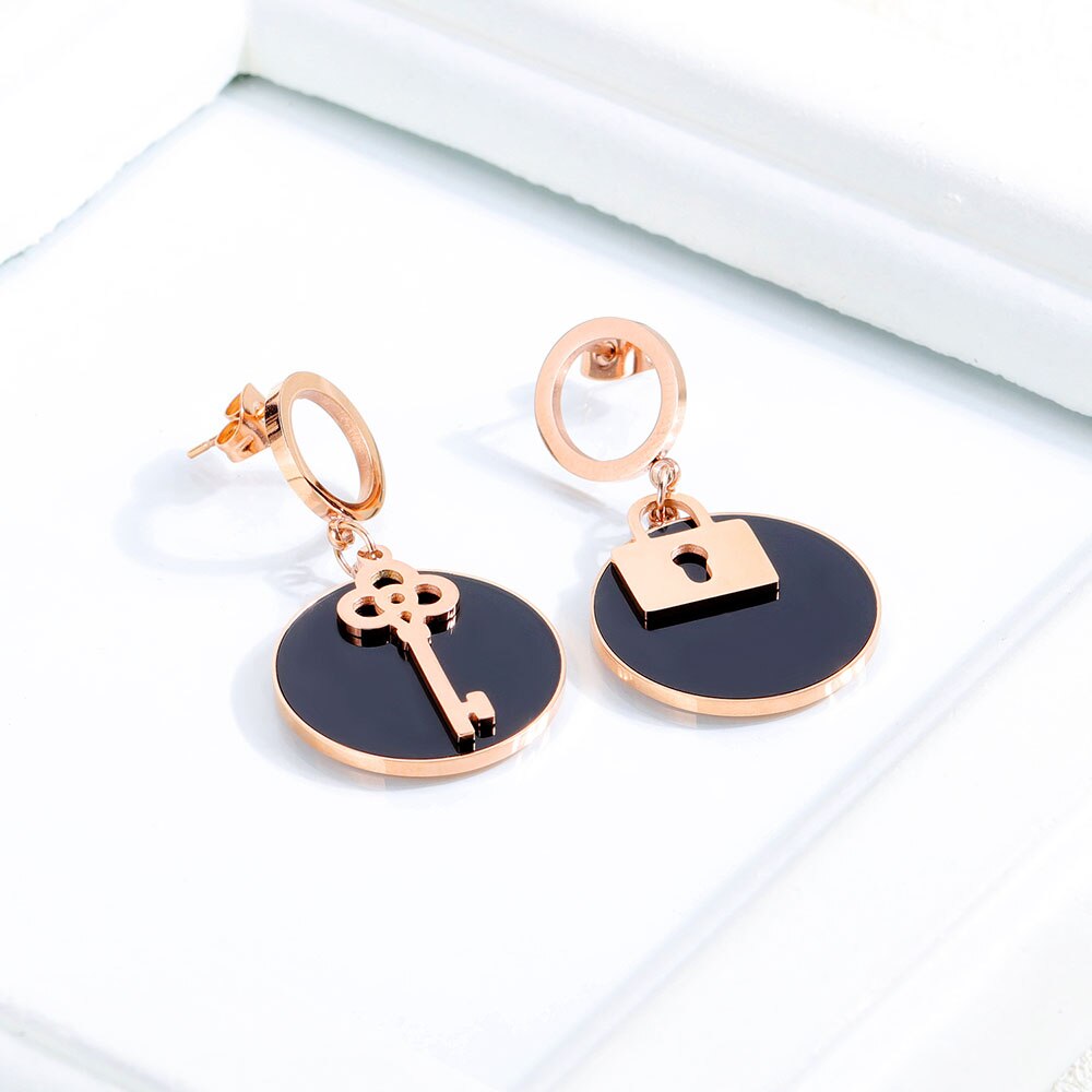 Brincos Medalha com Chave e Cadeado em Aço - REF1556 - PIME.pt