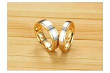 Carregar imagem no visualizador da galeria, Aliança Dourada com Centro Prateado - 4mm e 6mm - em Aço para Casamento, Namoro ou Compromisso - REF0002321 - PIME.pt