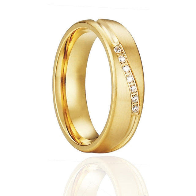 Aliança Dourada com Pedras ou Dourada com Linha Simples 6mm em Aço para Casamento, Namoro ou Compromisso - REF1001 - PIME.pt