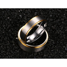 Carregar imagem no visualizador da galeria, Aliança Matte com Rebordo Dourado 6mm e 8mm em Aço para Casamento, Namoro ou Compromisso - REF00031 - PIME.pt