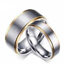 Carregar imagem no visualizador da galeria, Aliança Matte com Rebordo Dourado 6mm e 8mm em Aço para Casamento, Namoro ou Compromisso - REF00031 - PIME.pt